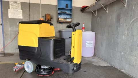 26-Inch Ride-On Floor Scrubber, photo 7