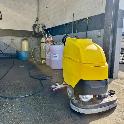 26-Inch Self-Propelled Floor Scrubber