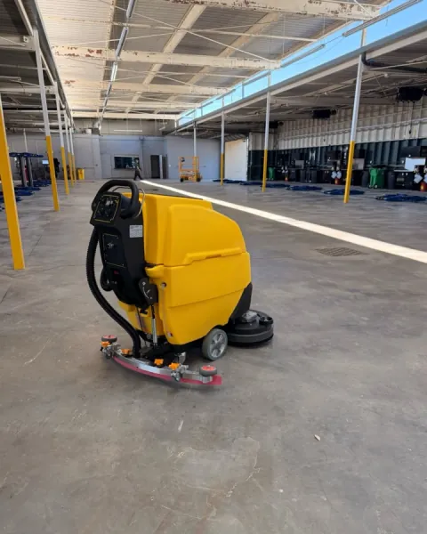 26-Inch Self-Propelled Floor Scrubber, photo 5